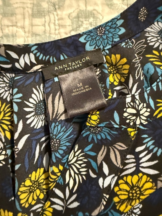 Ann Taylor Navy Floral Short-Sleeve Blouse with Teal & Yellow Flowers - Picture 2 of 2